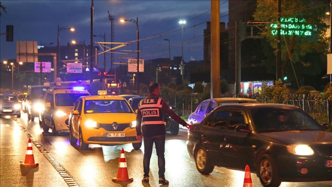 İstanbul'daki asayiş uygulamasında aranan 631 zanlı yakalandı