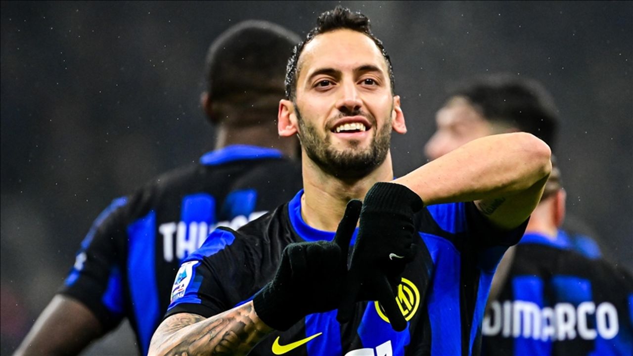 Hakan Çalhanoğlu'nun takımı Inter, Udinese'yi 4-0 yendi