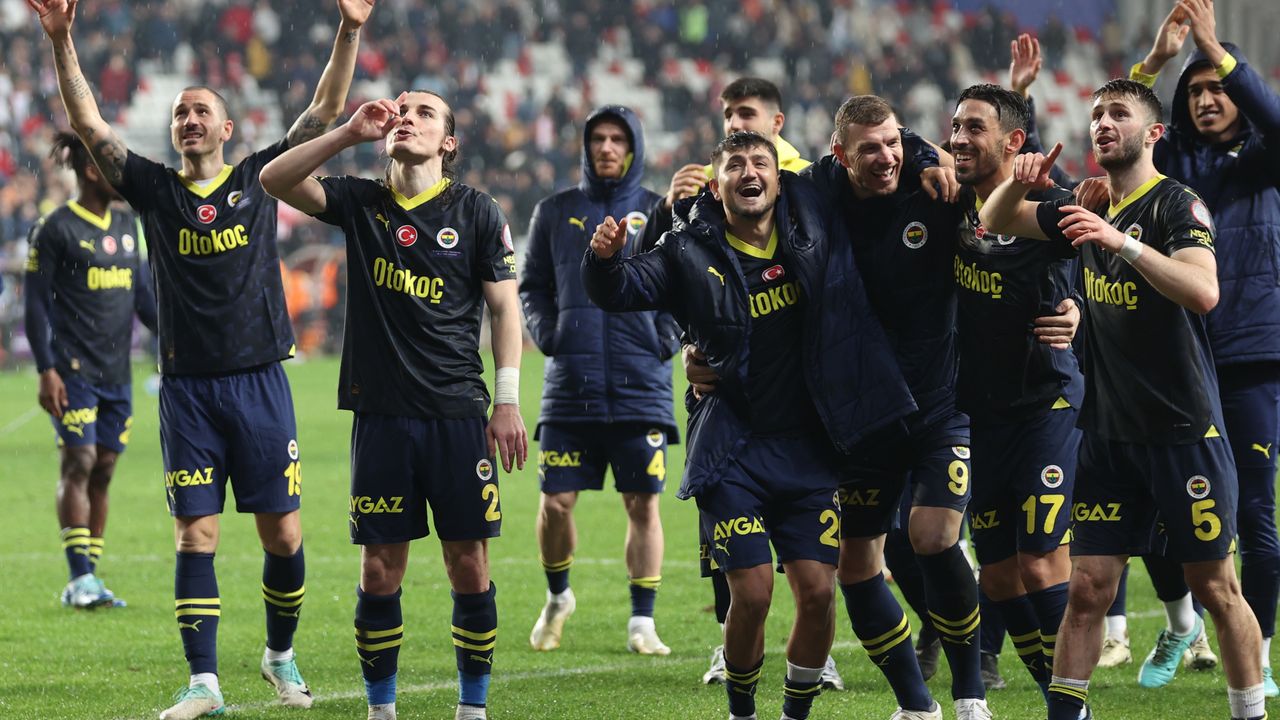 Yine yeni yeniden lider Fenerbahçe!