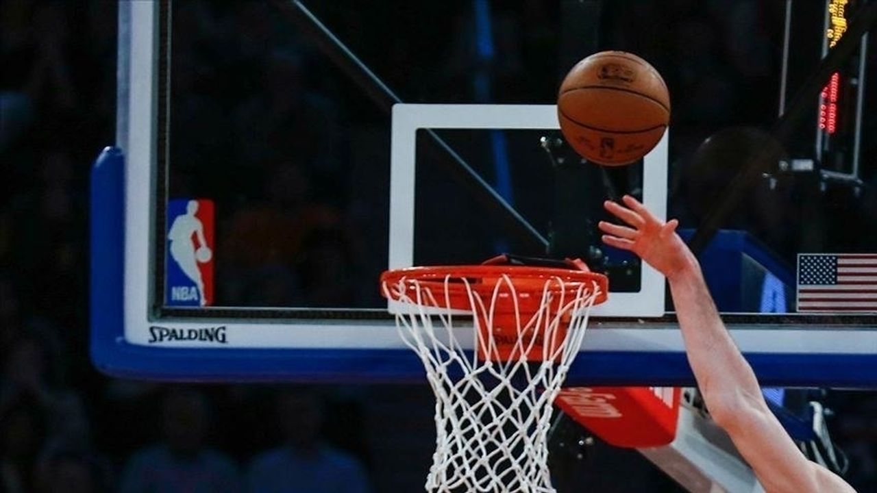 NBA'de Rockets, Alperen Şengün'ün "double-double" yaptığı maçta Raptors'ı yendi