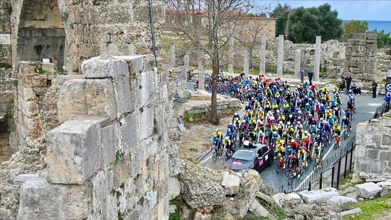 Antalya Bisiklet Turu, Side-Antalya etabıyla başladı