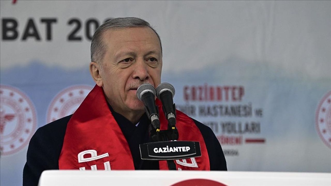 Cumhurbaşkanı Erdoğan: Deprem şehirlerimizi, tamamen ayağa kaldırana kadar durup dinlenmeyeceğiz