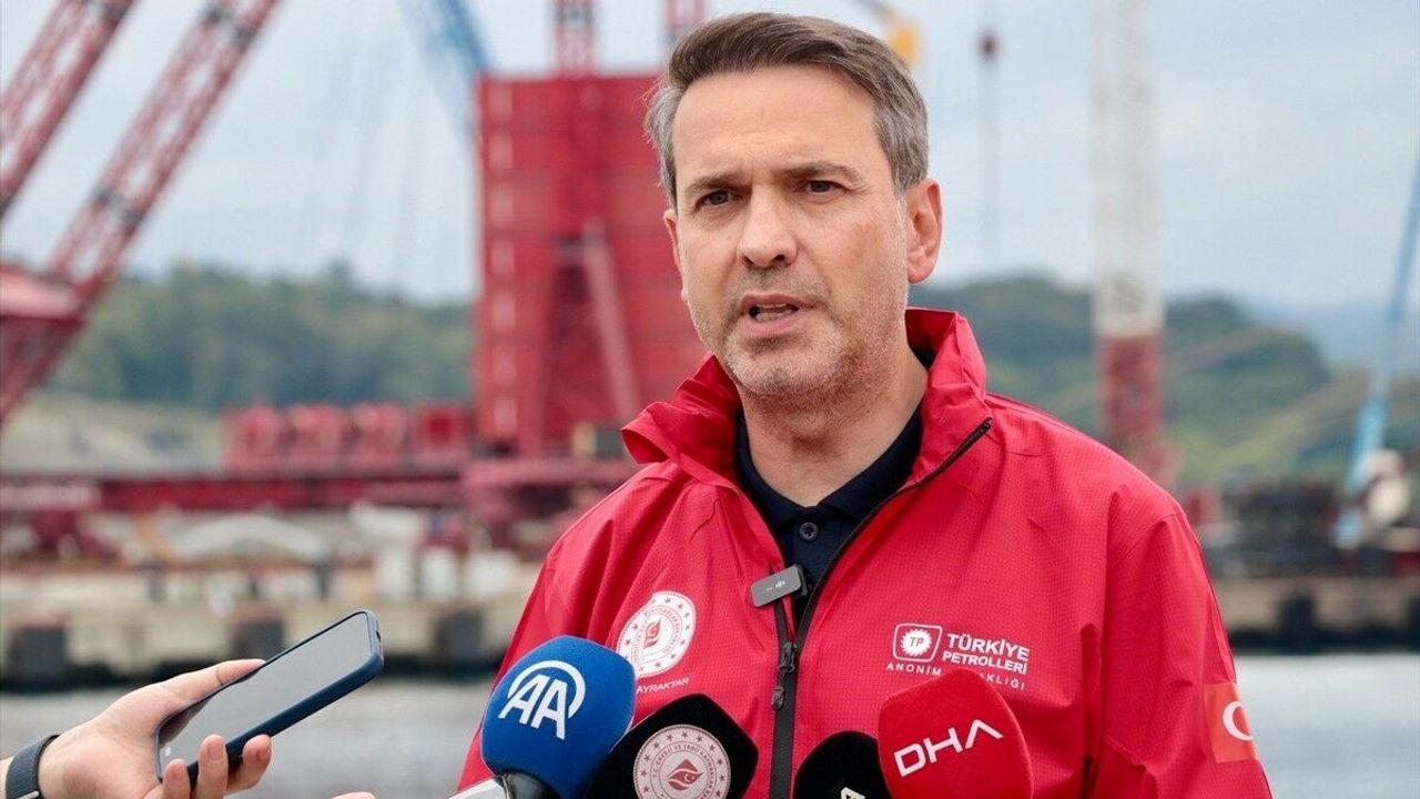 Bakan Bayraktar: (Osman Gazi Yüzer Üretim Platformu) Bu yıl sonu itibarıyla yakma kulesinde ilk gazı inşallah yakacağız