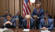Trump, ilk kabine toplantısına dua ederek başladı
