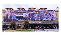 Trabzonspor taraftarları dev afişle şampiyonluğu resmetti