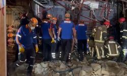 Bursa'da AVM'deki mağazanın tavanı çöktü; enkazda arama yapılıyor