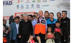İdlib'de inşa edilen briket evlerin anahtar teslim töreni yapıldı