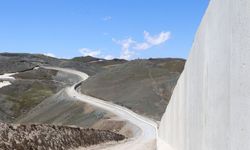 İran sınırına 150 kilometre duvar örülecek