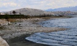 Son yağışlar da yeterli olmadı, Van Gölü'nün şekli kısmen değişti