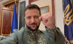 Zelenski, Vışıvanka Günü sebebiyle işlemeli gömleğini giydi