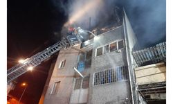 Bayrampaşa'da iş yeri alev alev yandı 