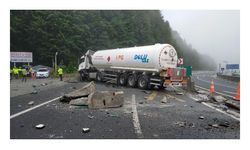 Bolu Dağı'nda bariyeri yıkan tanker, karşı şeride geçti