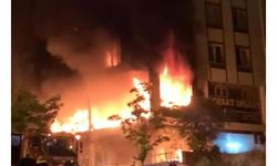 Esenyurtta ev tekstil ürünleri satan mağaza alev alev yandı