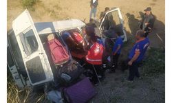 Siirt'te minibüs şarampole devrildi: 4 ölü, 6 yaralı