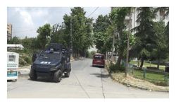 Sultangazi'de silahla yaraladığı eşini rehin aldı