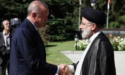 Cumhurbaşkanı Erdoğan, İranlı mevkidaşı Reisi tarafından karşılandı