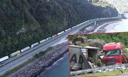 Heyelan sahasındaki TIR kuyruğunda 'korkulu' bekleyiş