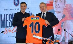 Mesut Özil, 1+1 yıllığına Başakşehir'de