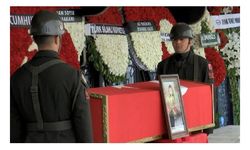 Şehit Uzman Çavuş Enes Özgül son yolculuğuna uğurlandı