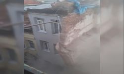 Beyoğlu'nda 4 katlı metruk binanın duvarı çöktü