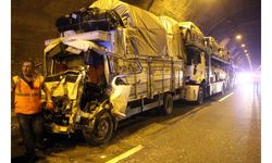 Bolu Dağı Tüneli'nde 3 TIR ve 1 kamyonet birbirine girdi; 1 yaralı