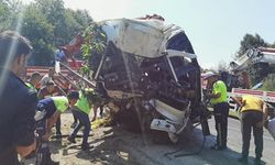 Bursa'da tur otobüsü devrildi: 5 ölü, 38 yaralı 