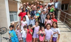 Kılıçdaroğlu, down sendromlu sanatçı Aras'ı ziyaret etti