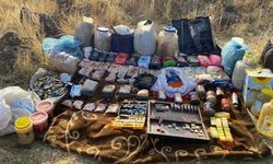 Tendürek'te teröristlerin EYP ve uzaktan komuta cihazları ele geçirildi