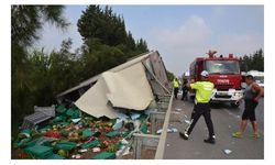 Tur otobüsüyle kamyon çarpıştı: 1 ölü, 7 yaralı