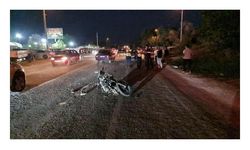 İzmir'de otomobil motosiklete çarptı: 1 ölü
