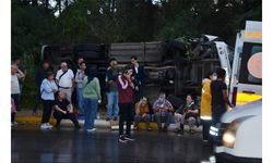 Antalya'da otel servisi devrildi: 9 yaralı