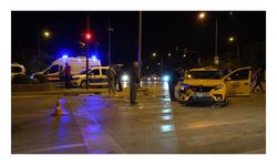 Bursa'da taksi ile otomobil çarpıştı: 3 yaralı