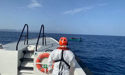 Kuşadası açıklarında, Yunanistan'ın ittiği 29 kaçak göçmen kurtarıldı