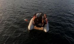 Kuşadası'nda Yunanistan'ın ittiği 12 göçmen kurtarıldı