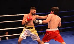 Milli boksör, ameliyat olup ara verdiği ringlere profesyonel olarak döndü