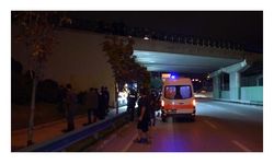 Motosiklet sürücüsü 10 metrelik viyadükten yuvarlanarak ağır yaralandı