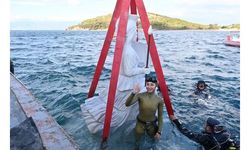 Su Altı Heykel Galerisi'nin ilk ziyaretçisi Şahika Ercümen oldu