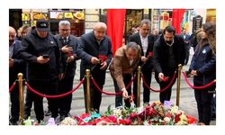 Alevi Dernekleri üyeleri saldırı noktasına karanfil bıraktı