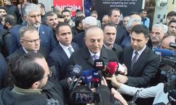 Bakan Çavuşoğlu İstiklal Caddesi’nde açıklama yaptı