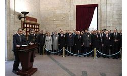 Bakan Özer ve öğretmenlerden Anıtkabir'e ziyaret 