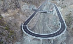Bakan Karaismailoğlu: Yusufeli Barajı yolunda 56,7 kilometre tünel inşa edildi