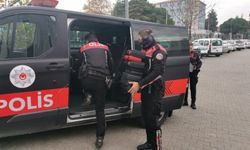 Durdurulan minibüste 10 tabanca ele geçirildi; 2 gözaltı