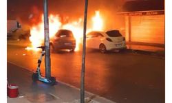 Fatih'te otomobilden yükselen alevler park halindeki araçlara sıçradı