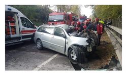 Karşı şeride geçen otomobil, halk otobüsü ile çarpıştı: 1 ölü, 5 yaralı
