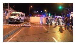 Kartal’da kamyonetle servis minibüsü çarpıştı: 1 ölü, 2 yaralı 