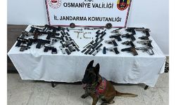 Osmaniye’de, evde ruhsatsız 24 tabanca ele geçirildi