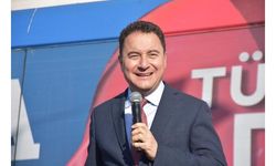 Babacan: Vatandaşlarımızla aramıza mesafe koymuyoruz
