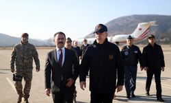 Bakan Akar ve beraberindeki TSK komuta kademesi Gökçeada'da