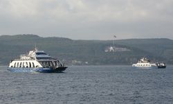 Gökçeada ve Bozcaada feribot seferlerine 'fırtına engeli'