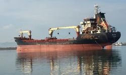 Sinop açıklarında yanan gemi Ordu'ya getirildi
